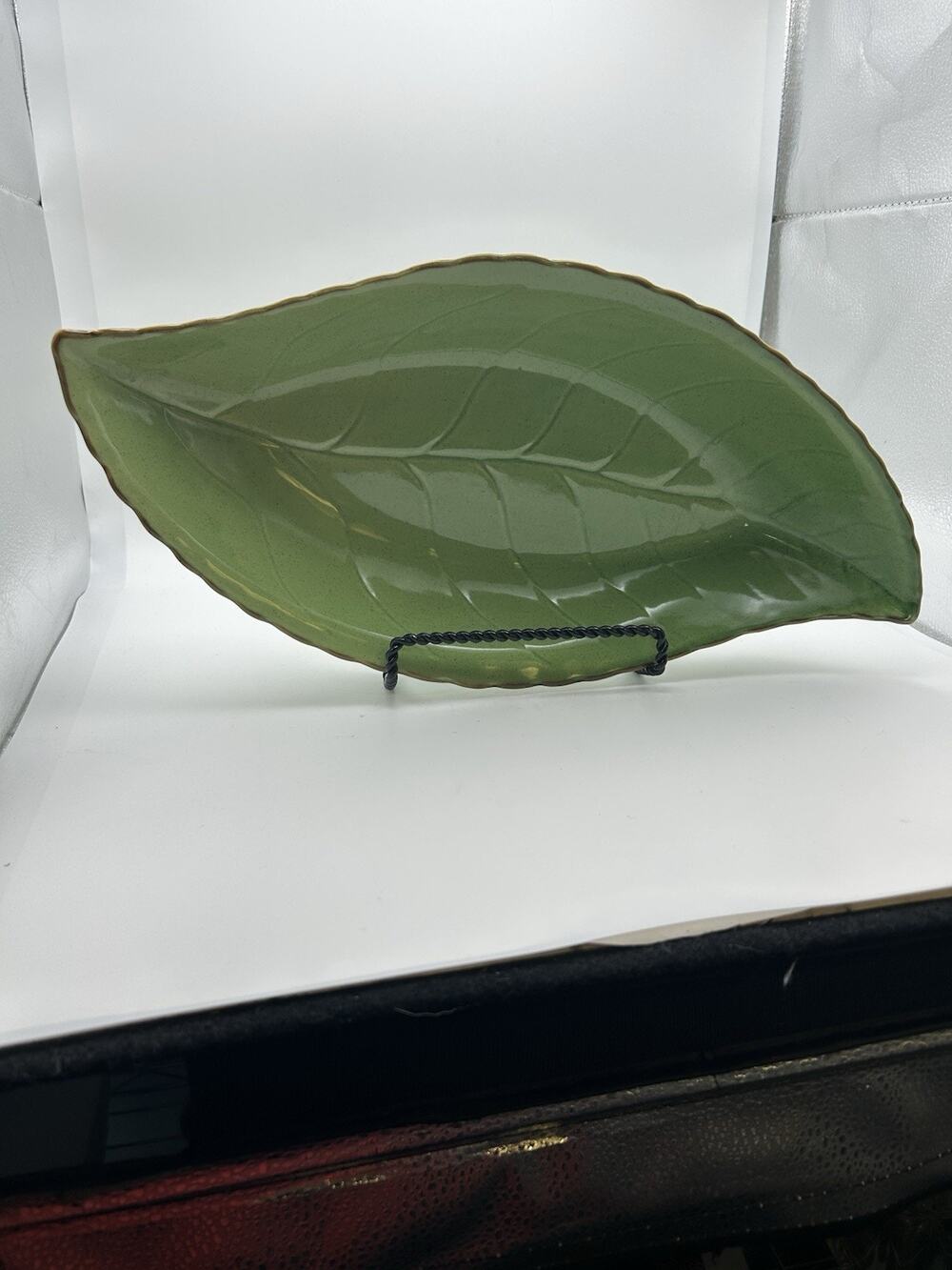 large ceramic leaf dish. Vintage WVL